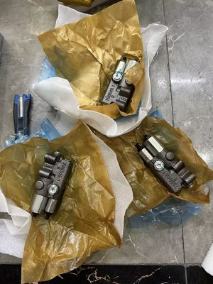 Nhà máy bán trực tiếp máy bơm tiêu chuẩn kích thước Cat305.5E2 Máy bơm thủy lực Bộ/ Solenoid Kháng nhiệt cao máy bơm thợ đào Caterpillar Phân bộ thủy lực